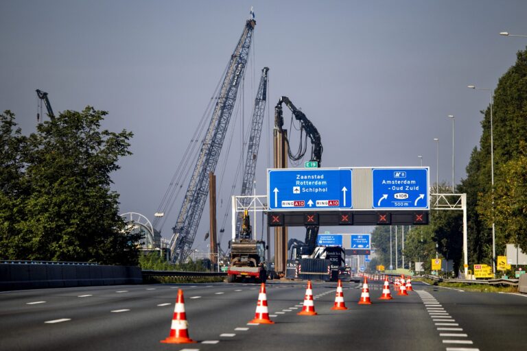 Hoeveel ritten worden er eigenlijk gemaakt binnen de Drechtsteden, door o.a. koeriersbedrijven? Kunnen die ritten worden samengevoegd bijvoorbeeld?